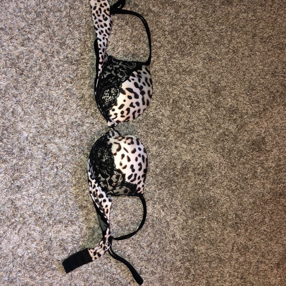 Victoria’s Secret leopard print/lace bra size 34a